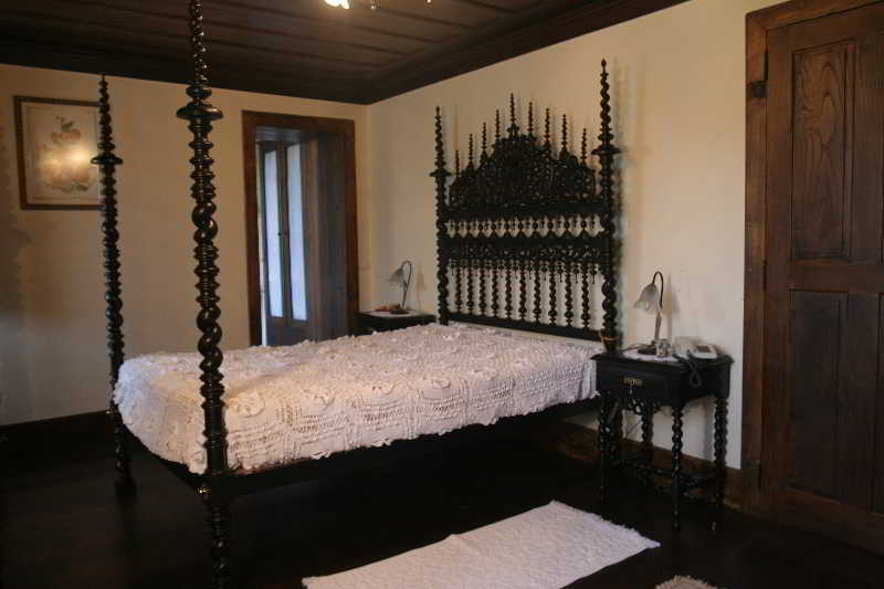 Casa De Carcavelos Кабесейраш-ди-Башту Экстерьер фото